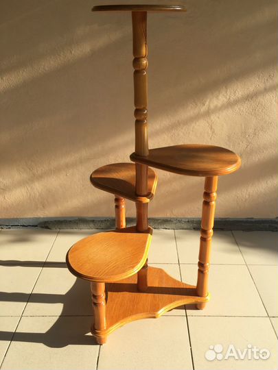 Подставка для цветов деревянная