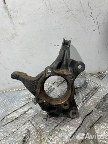 Кулак поворотный передний правый Lexus Rx 200T