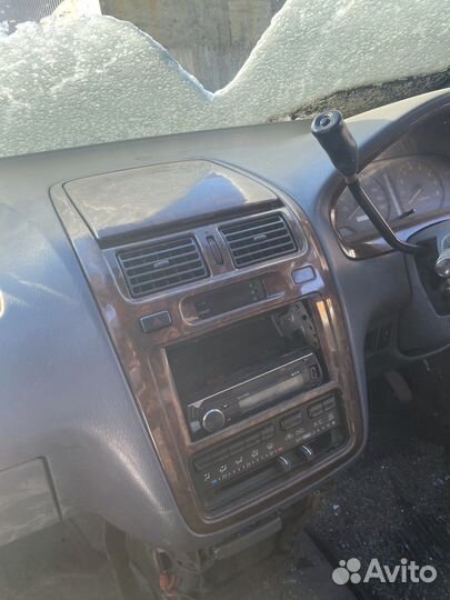 Продам Toyota Ipsum 1998 на запчасти