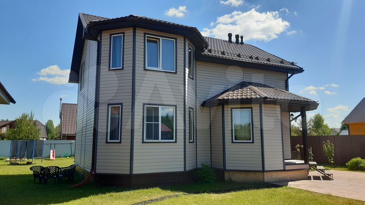 Дом 143 м² на участке 9,5 сот.