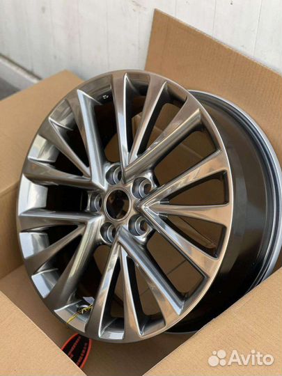 Новые диски R18 для на Toyota Camry Тойота Камри