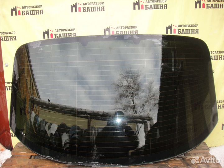 Volkswagen Passat CC Стекло заднее