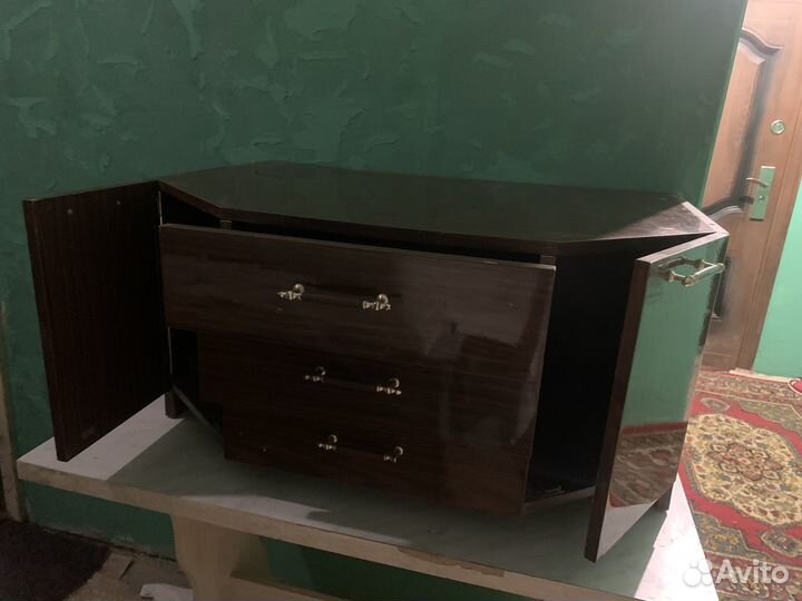 Тумба под телевизор