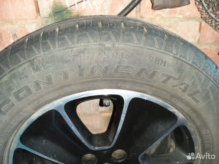 Continental CrossContact LX 215/65 R16 98M