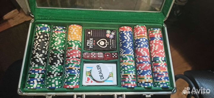 Покерный набор 300 фишек