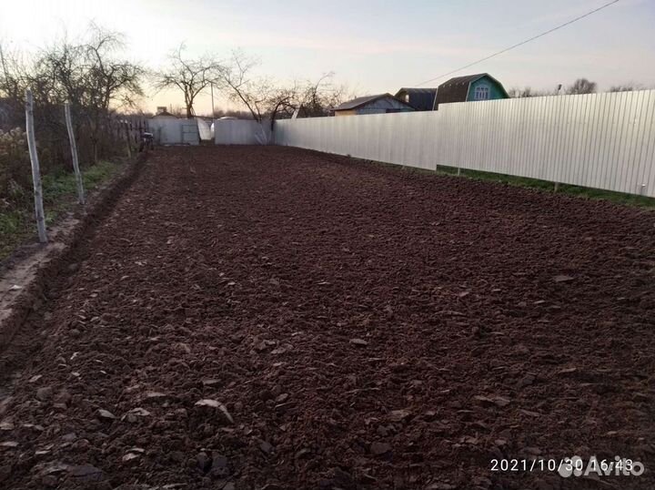 Вспашка земли мотоблоком