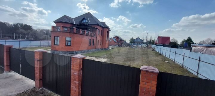 Коттедж 350 м² на участке 17 сот.