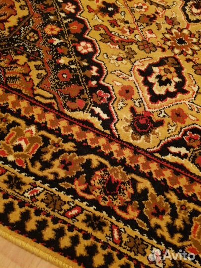 Ковер шерст., беж-черн-красн, 150 х 234. Новый