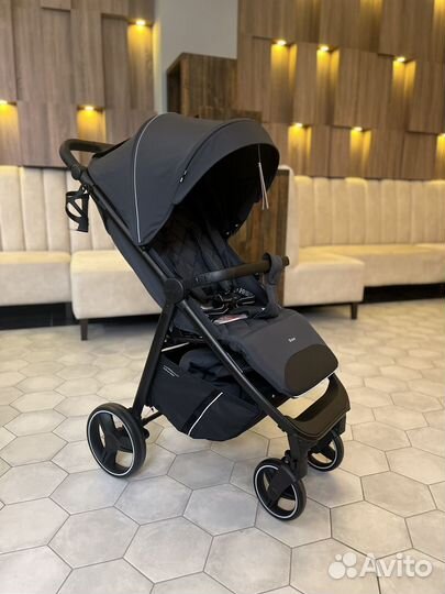 Прогулочная коляска Carrello Bravo