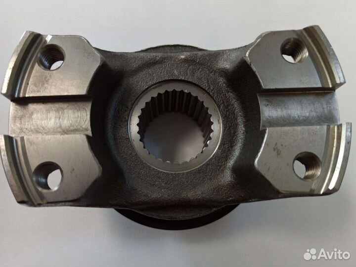 Фланец редуктора переднего моста 87324552 CNH