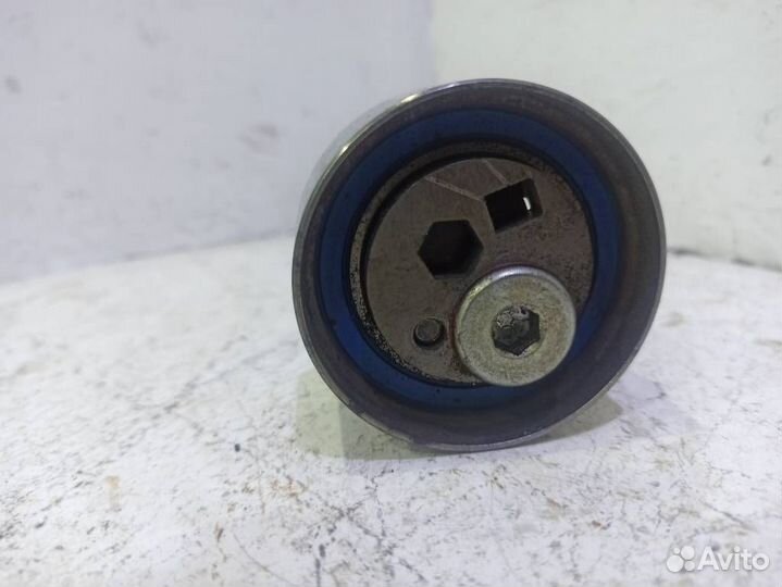 Ролик натяжителя ремня