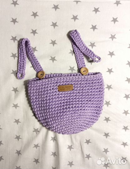 Вязаная корзинка на детскую кроватку