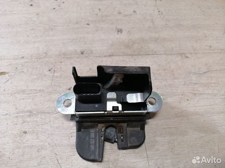 Замок багажника Volkswagen Tiguan Тигуан