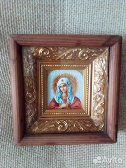 Икона в киоте