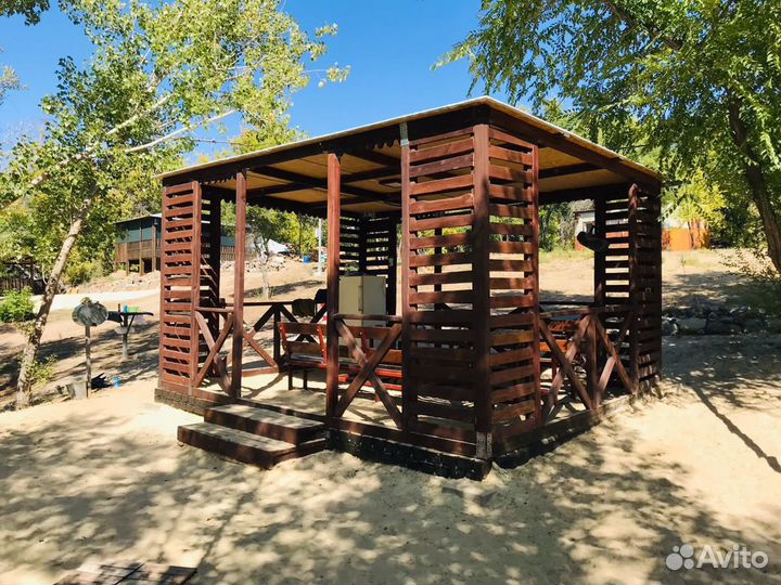 Беседки на берегу Волги/Отдых у воды