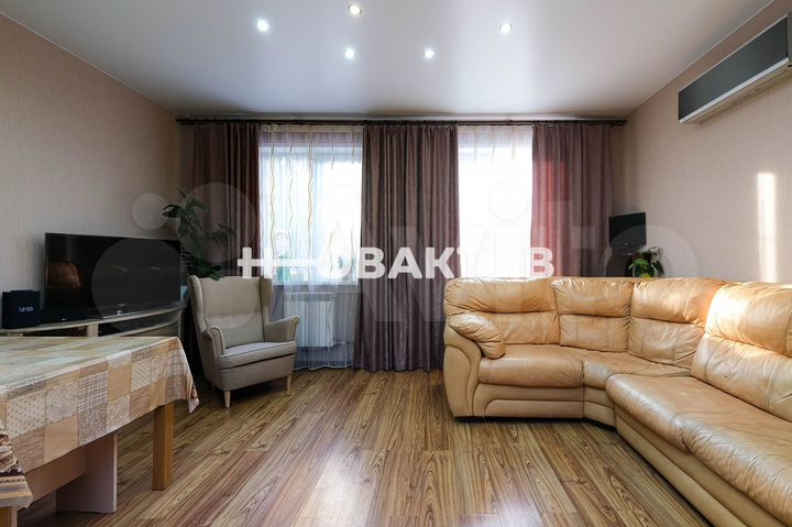 Коттедж 255 м² на участке 7,3 сот.