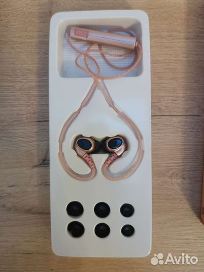 Беспроводные наушники