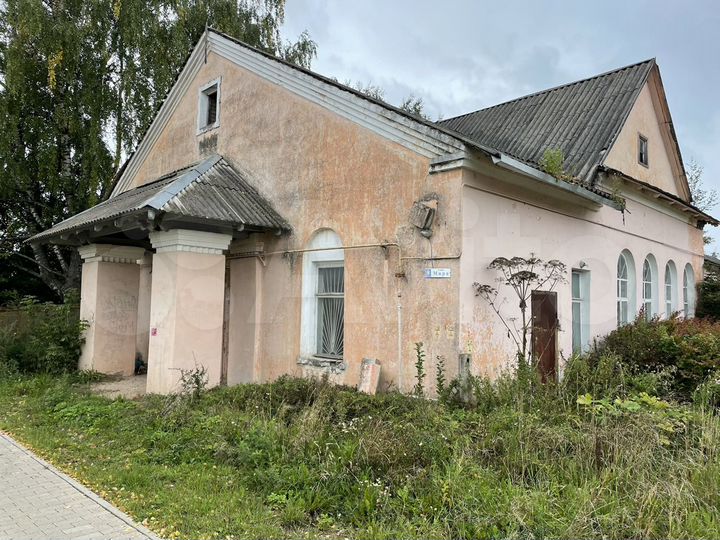 Здание, 402.3 м²