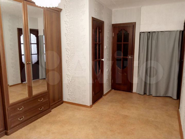 2-к. квартира, 60 м², 3/3 эт.