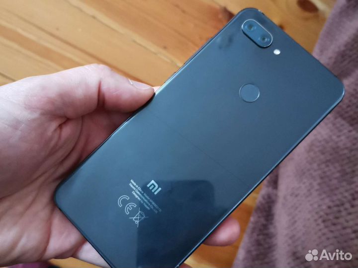 Телефон Xiaomi Mi 8 Lite 4/64