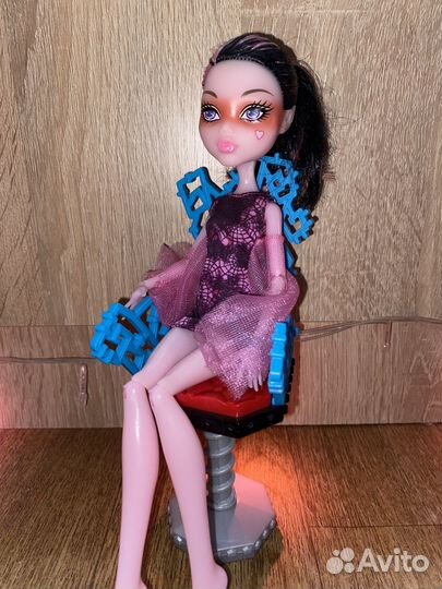 Кукла Монстер Хай Дракулаура