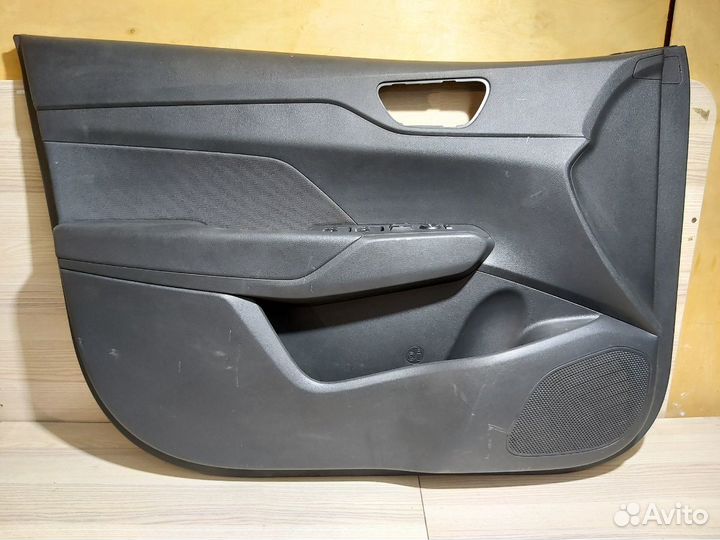 Обшивка двери передней левой Hyundai Solaris 2