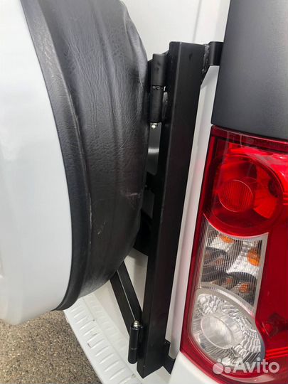 Кронштейн запасного колеса LADA Largus