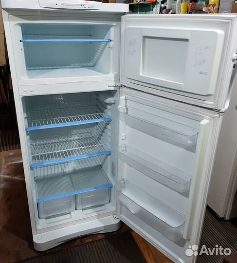 Холодильник Indesit R27G.015