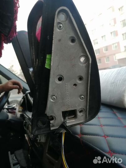 Зеркало заднего вида