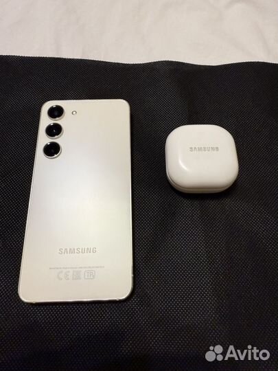 Samsung Galaxy S23, 8/256 ГБ