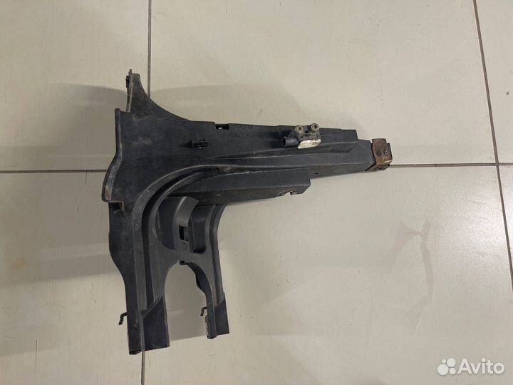 Кронштейн фары передний правый Bmw X6M E71 N63