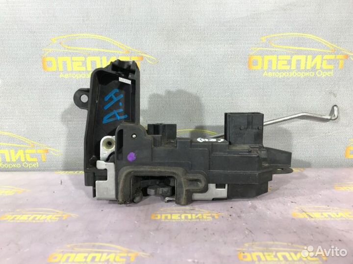 Замок двери передний правый Opel Astra H