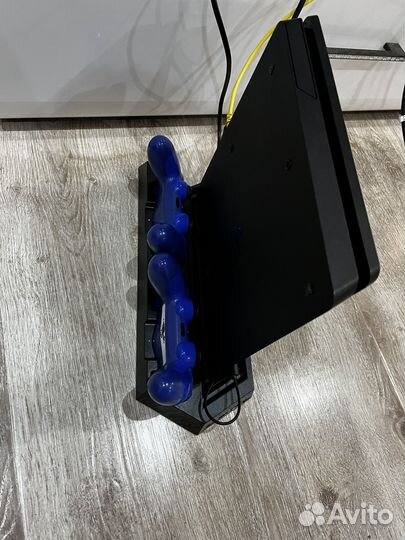 Sony PS4 slim