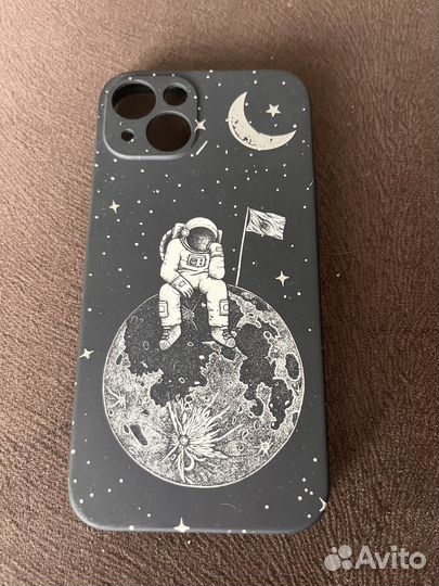 Чехол на iPhone 13