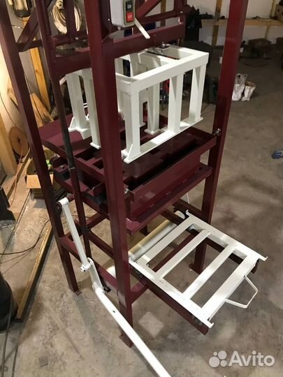 Станок для производства блоков несъёмной опалубки