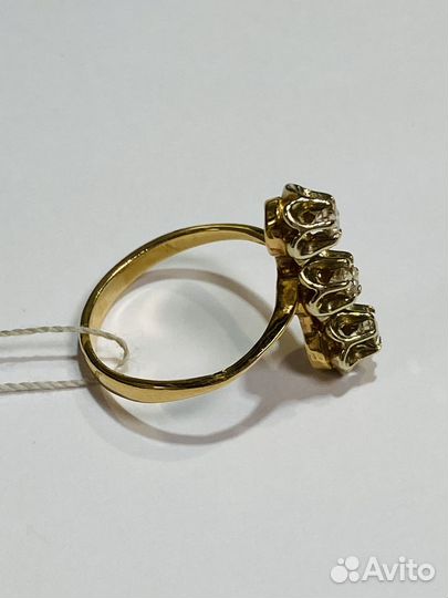 Золотое кольцо с бриллиантом 16р
