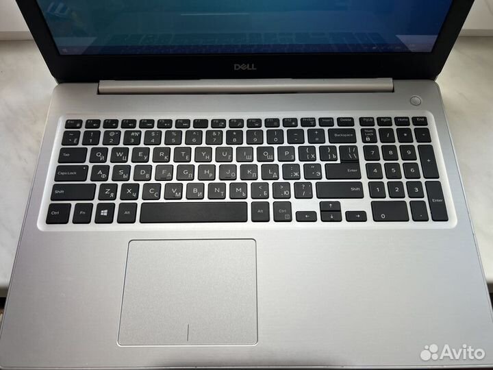 Ноутбук dell inspiron 5570 i7-8550/32GB/256SSD+1TB