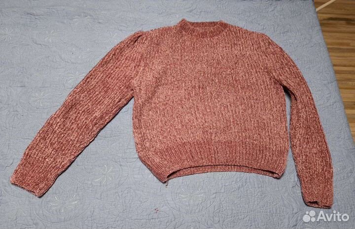 Свитер новый на 48- 50 р мягкий