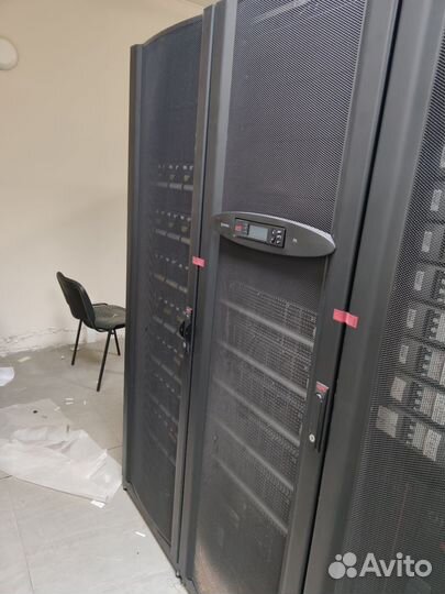 Серверный шкаф APC AR3100