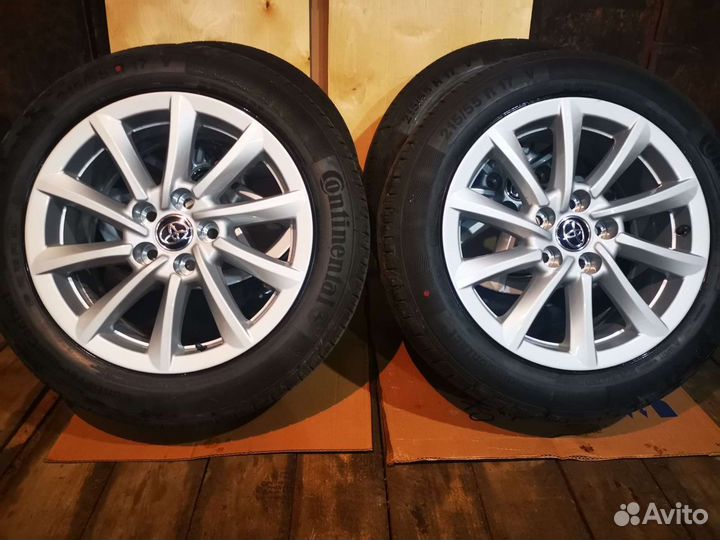 Toyota Camry V70 215-55-17