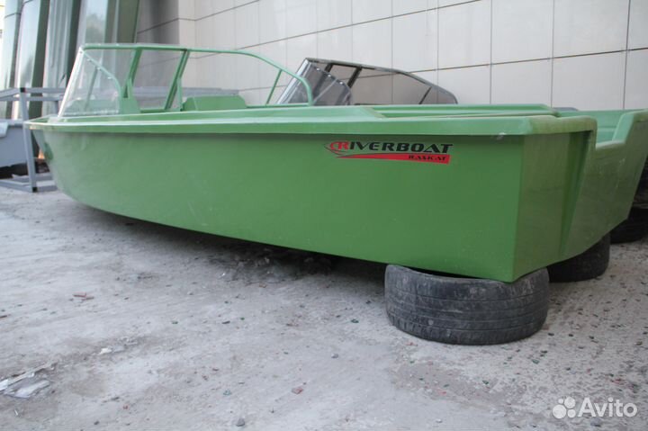 Лодка Астраханская Raskat 53DC верфь RiverBoat