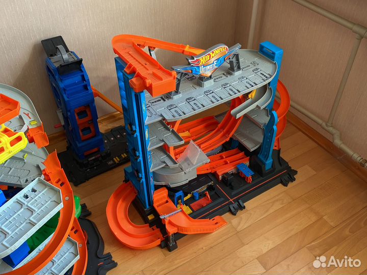 Парковка Hot wheels гараж с акулой трек оригинал