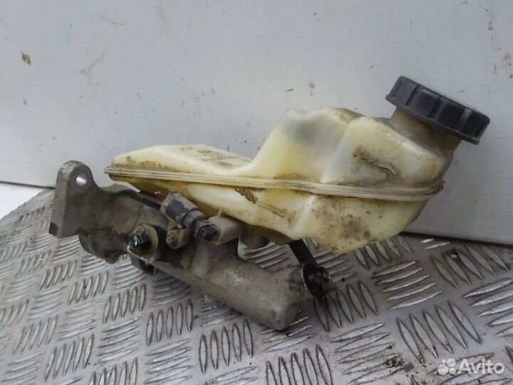 Цилиндр тормозной главный Toyota Corolla IX 2003-2