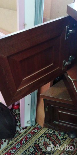 Тумбы прикроватные, комод