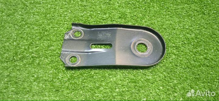 Кронштейн подрамника передний Ford Focus 2 седан