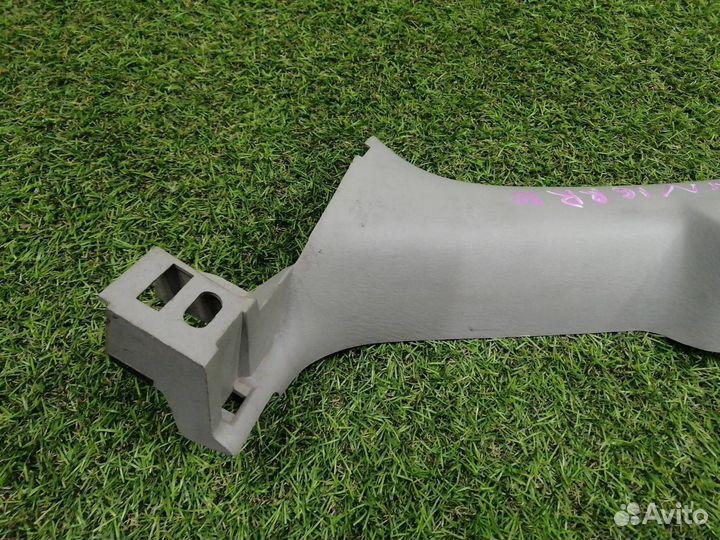 Обшивка стойки кузова задняя правая Mazda Capella