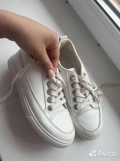 Кроссовки женские 36 размер бу и платье