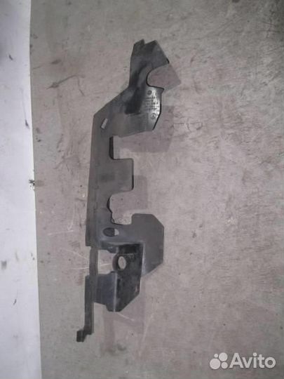 Диффузор радиатора от VW Touran 2003-2010