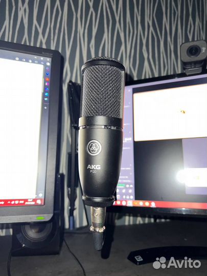 Микрофон akg p120 + Звуковая карта behringer UM2