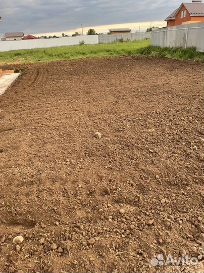 Вспашка земли мотоблоком и минитрактором